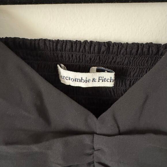 Abercrombie and Fitch Women’s Long Sleeve Ruched Black Blouse in Size Small - Picture 4 of 4